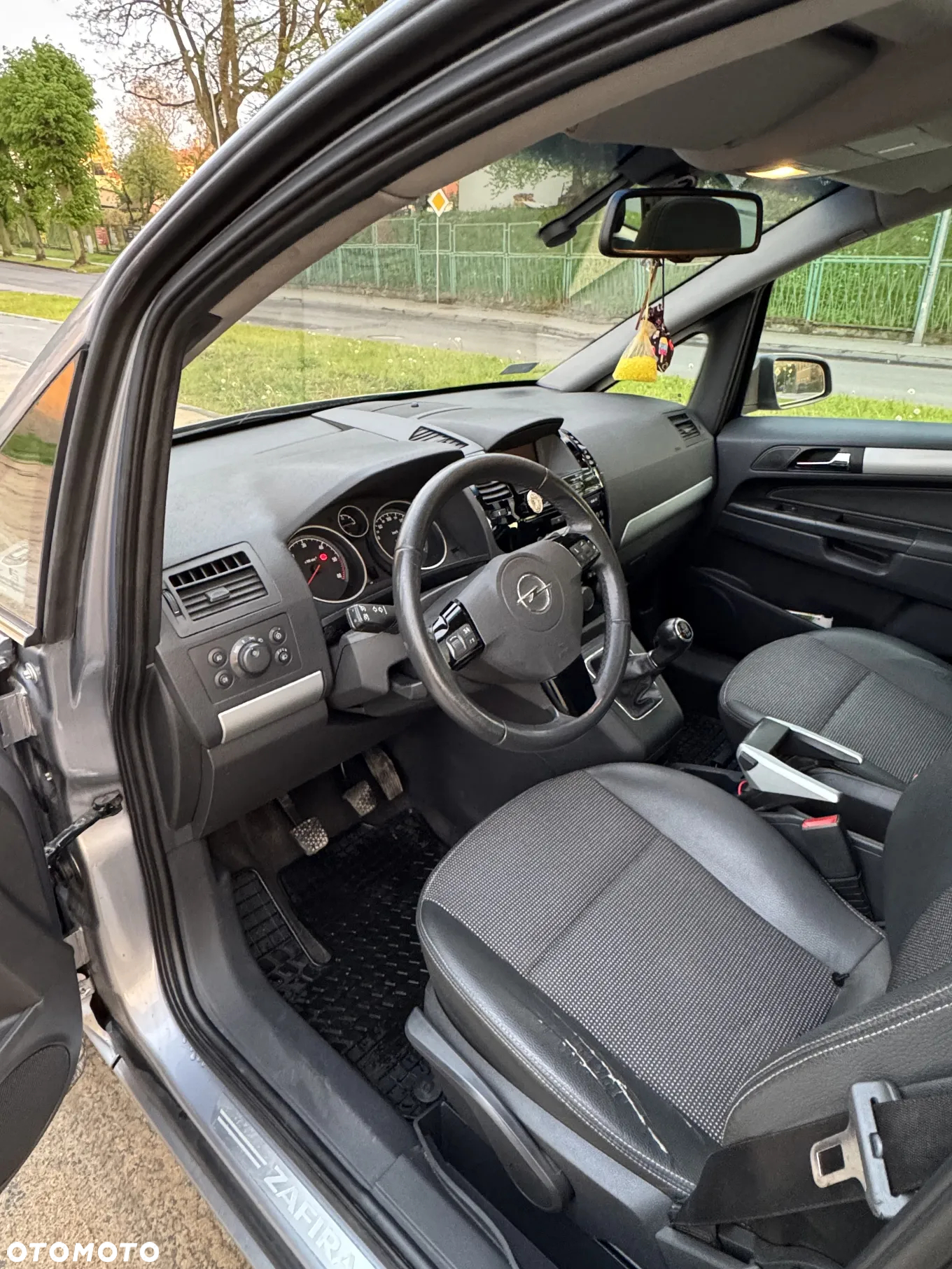 Opel Zafira - 13