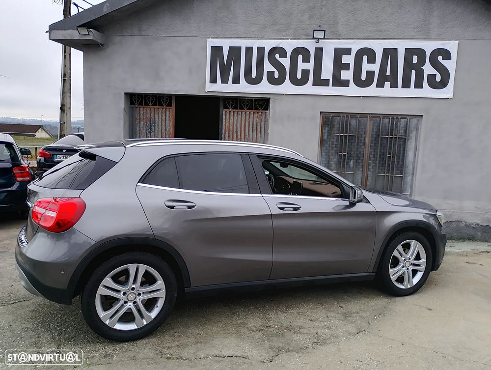 Mercedes-Benz GLA 180 d AMG Line - 10