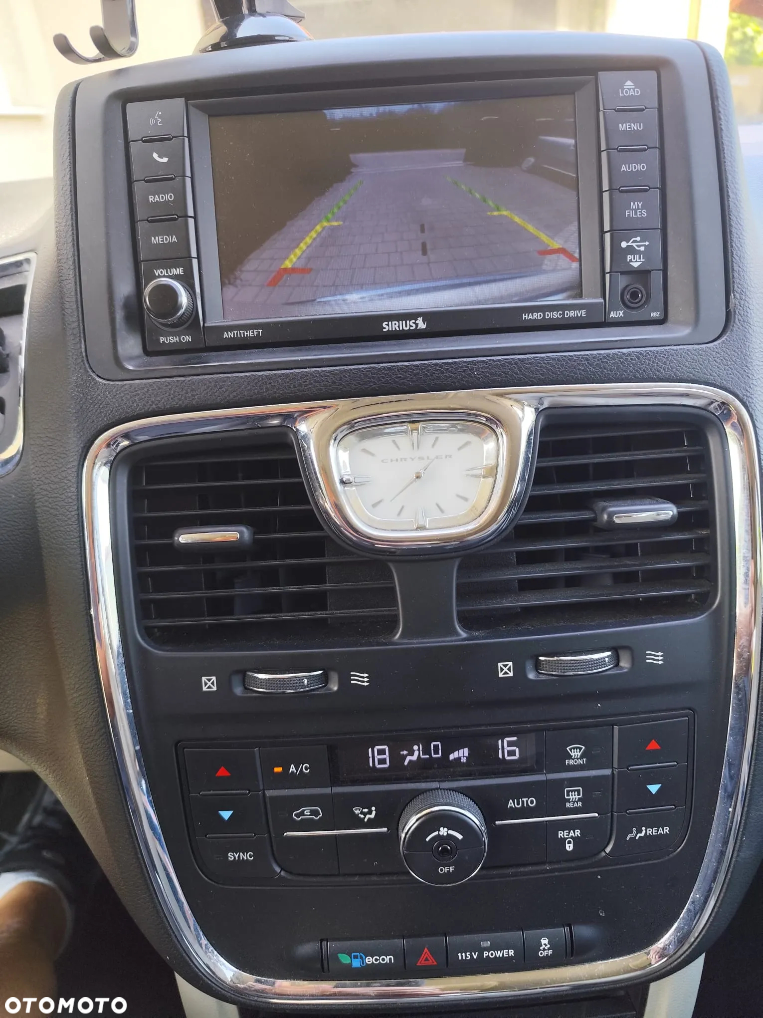 Chrysler Town & Country 3.6 Touring - 14