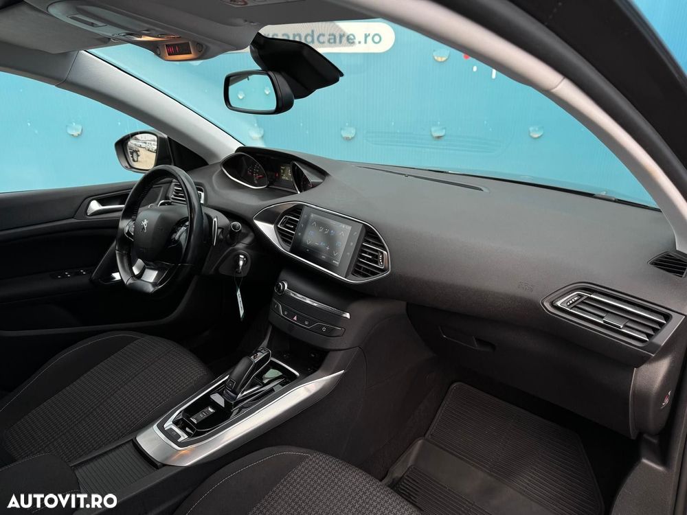 Peugeot 308 1.2 L PureTech Turbo S&S EAT8 Active Pack - 8