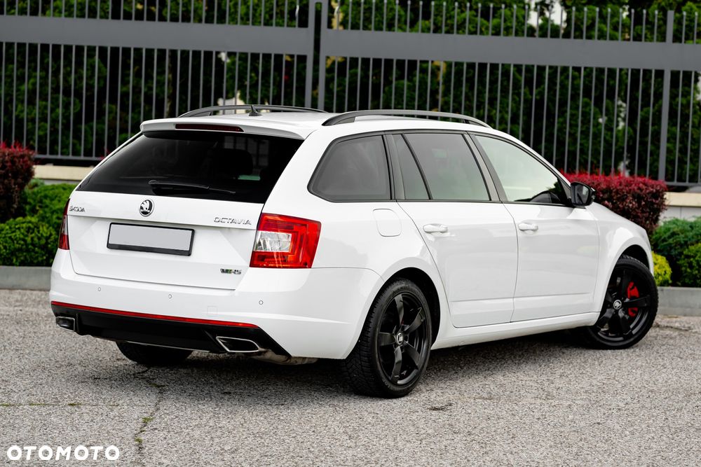 Skoda Octavia 2.0 TSI RS - 9
