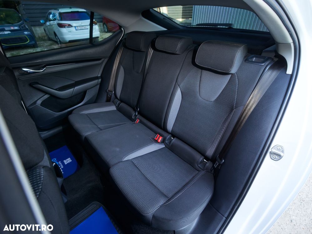 Skoda Octavia 2.0 TDI DSG Ambition - 19