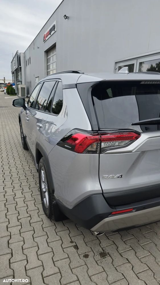Toyota RAV4 - 3