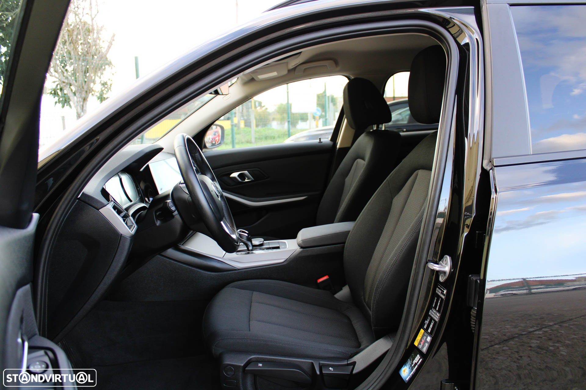 BMW 330 e Touring Corporate Edition Auto - 21