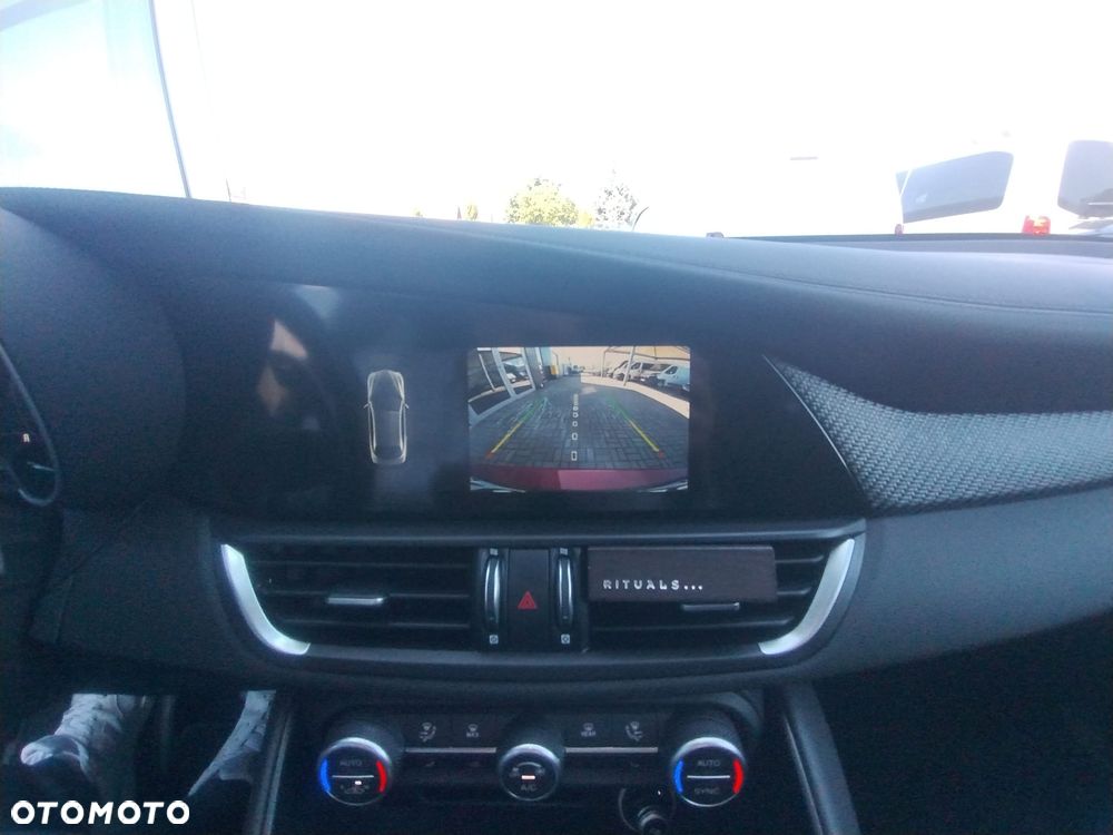 Alfa Romeo Giulia 2.9 Bi Turbo V6 Quadrifoglio - 15