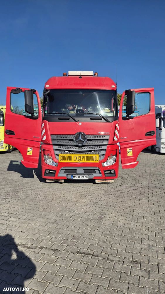 Mercedes-Benz - 5