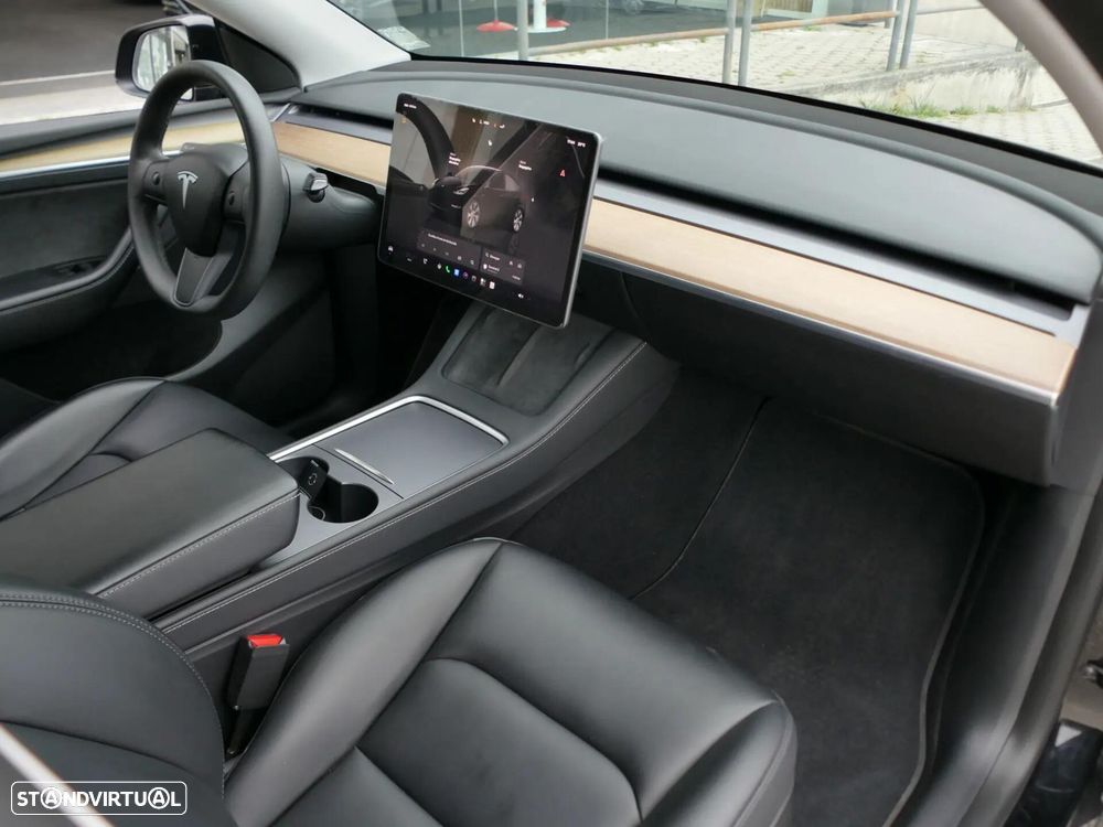 Tesla Model Y Standard - 26