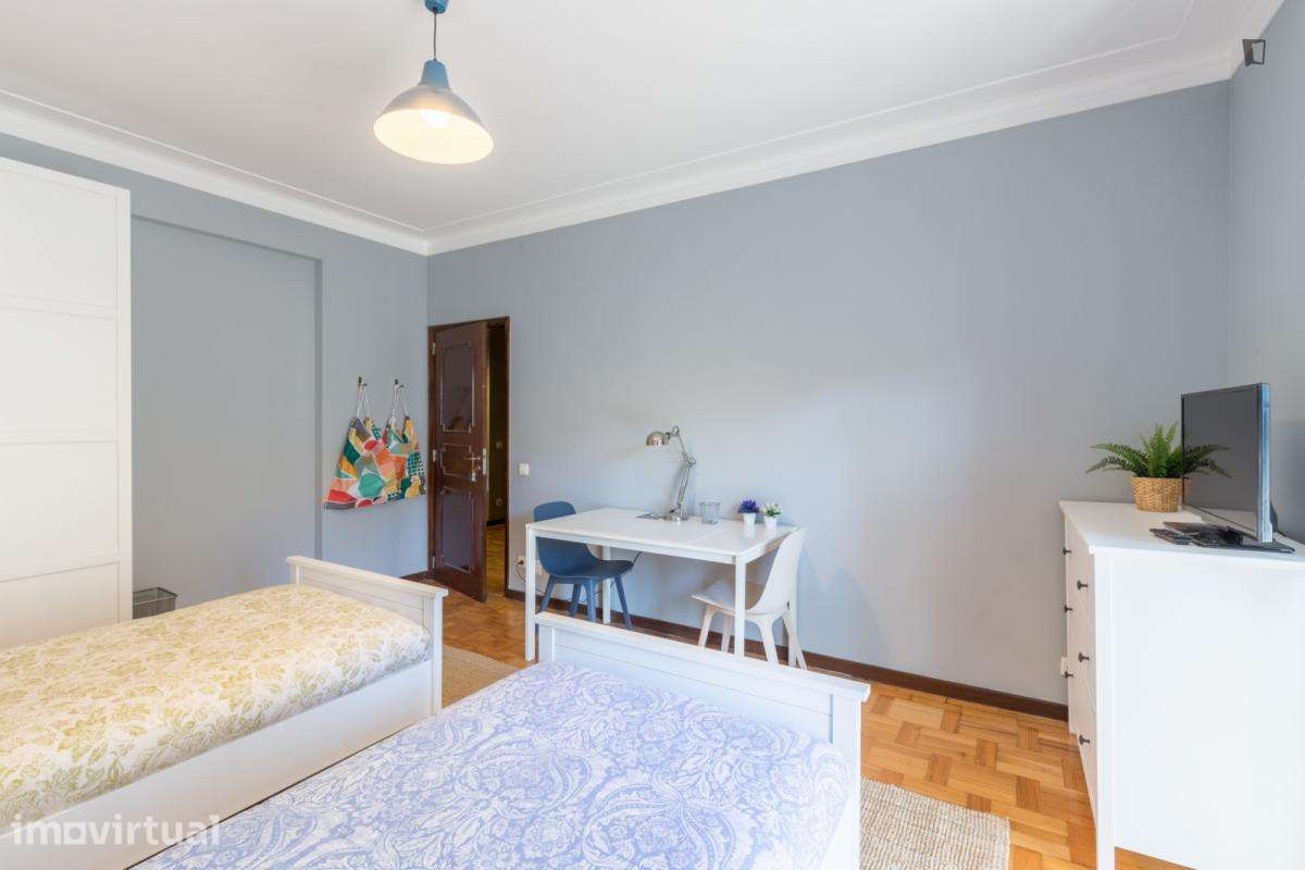 Quarto - localizado em Paranhos Porto - Grande imagem: 5/17