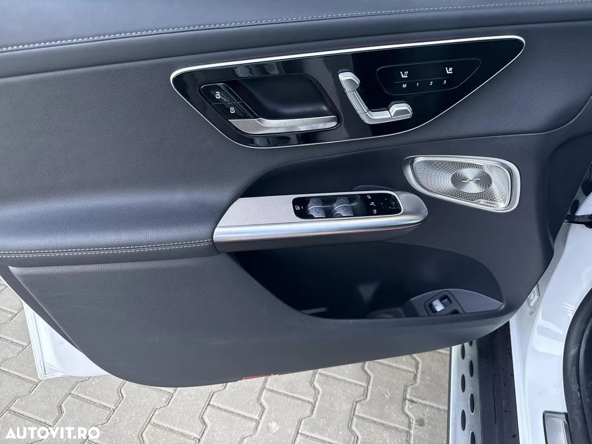 Mercedes-Benz GLC 300 e 4MATIC - 11