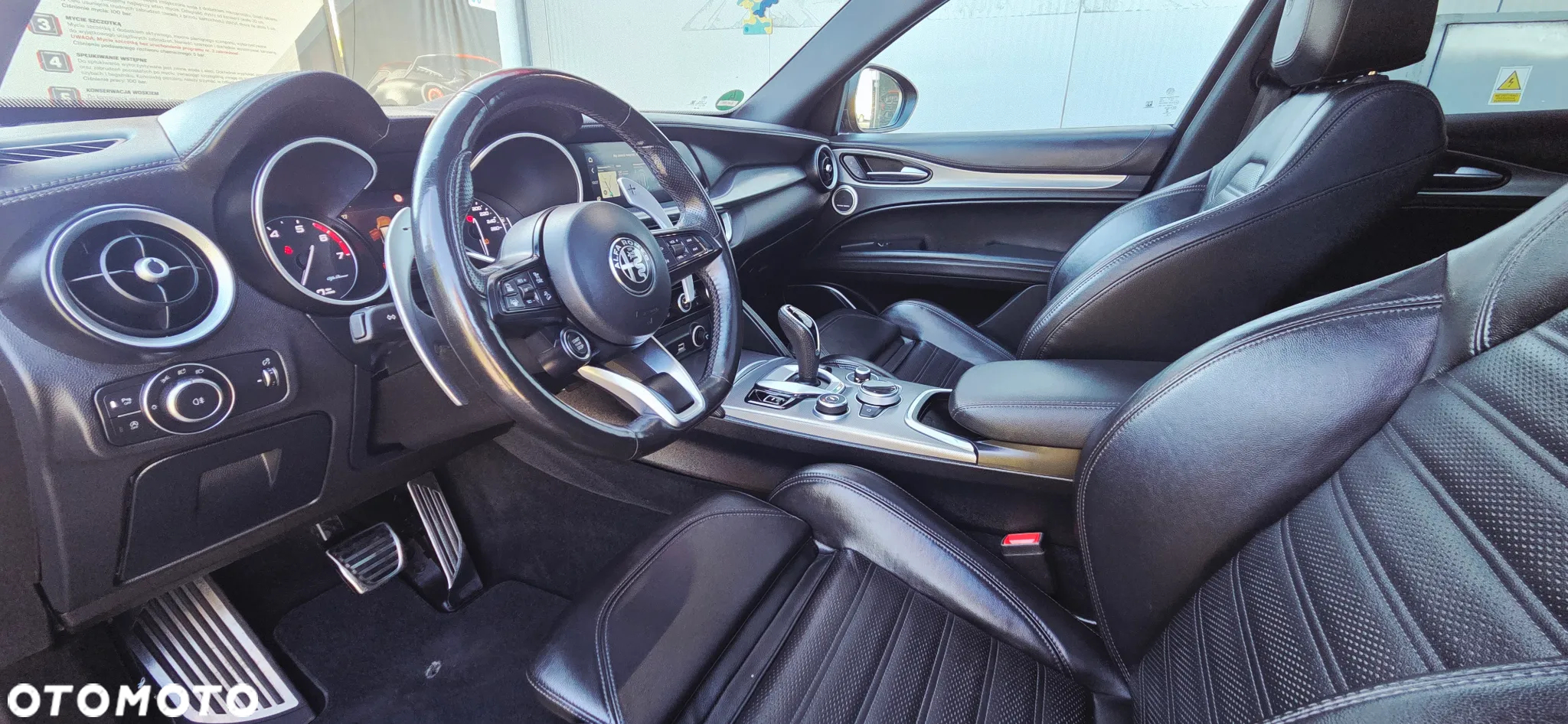 Alfa Romeo Stelvio 2.0 Turbo 16V AT8-Q4 Veloce - 31