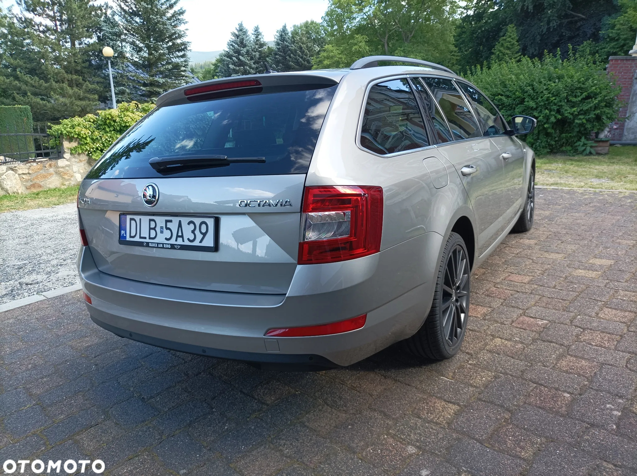 Skoda Octavia 1.8 TSI DSG L&K - 11