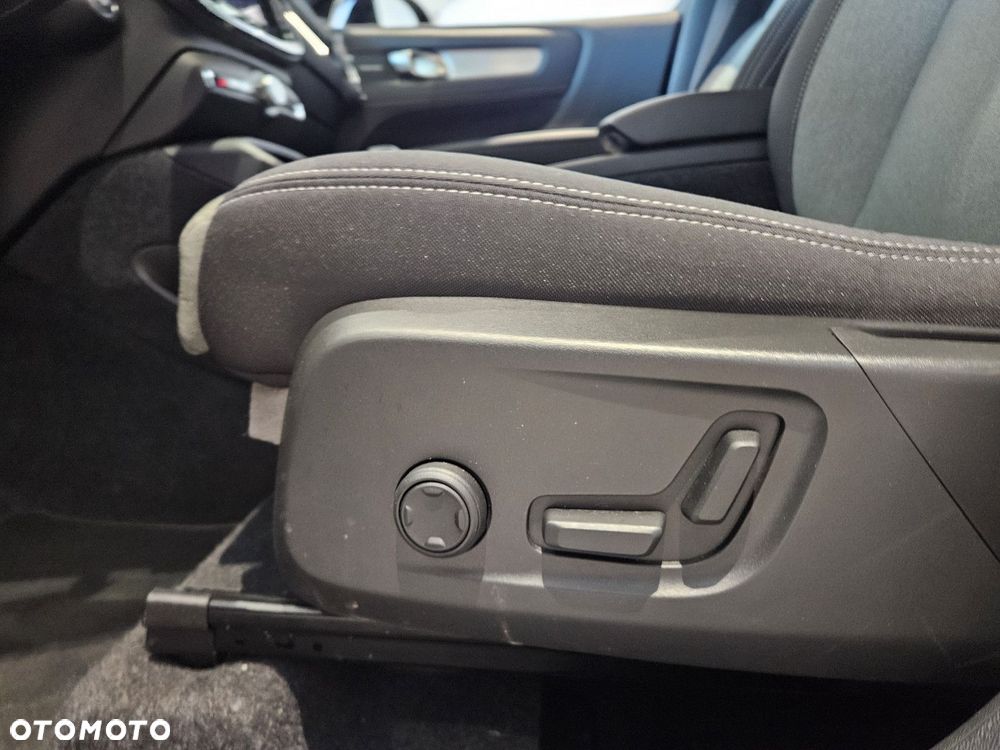 Volvo XC 40 - 18