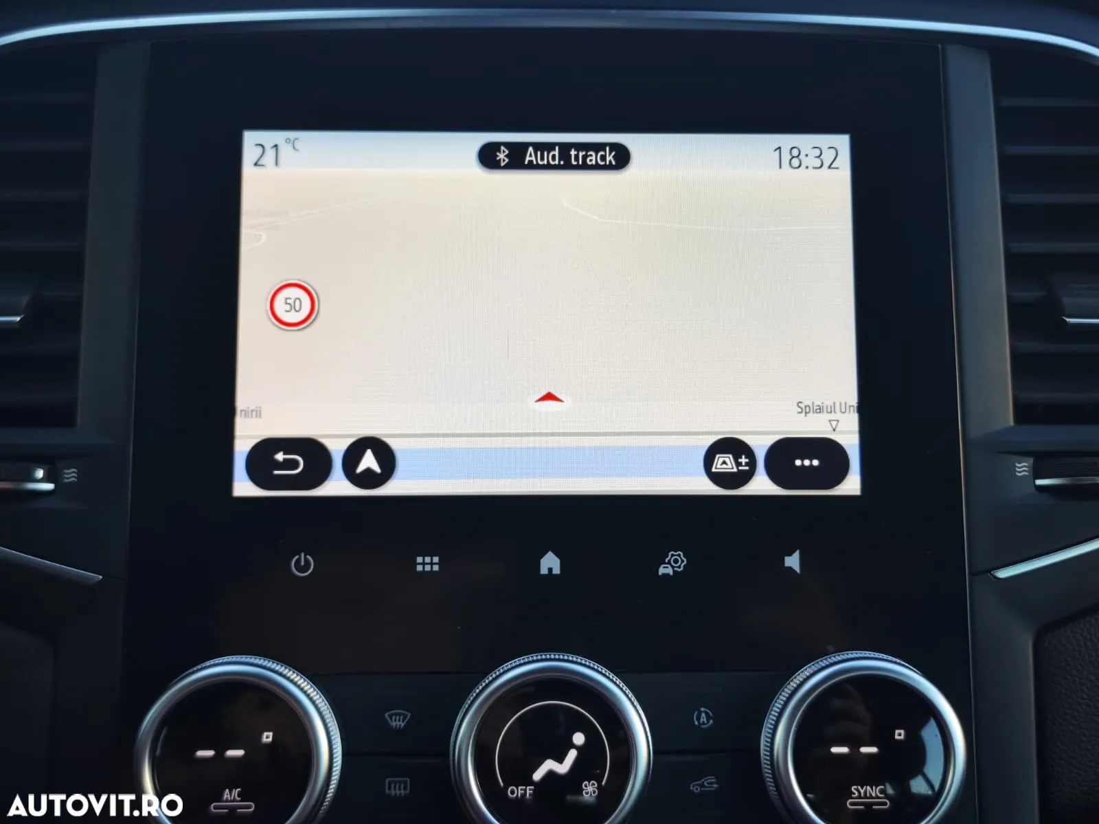 Renault Megane Grandtour E-TECH Plug-in 160 BUSINESS EDITION - 27
