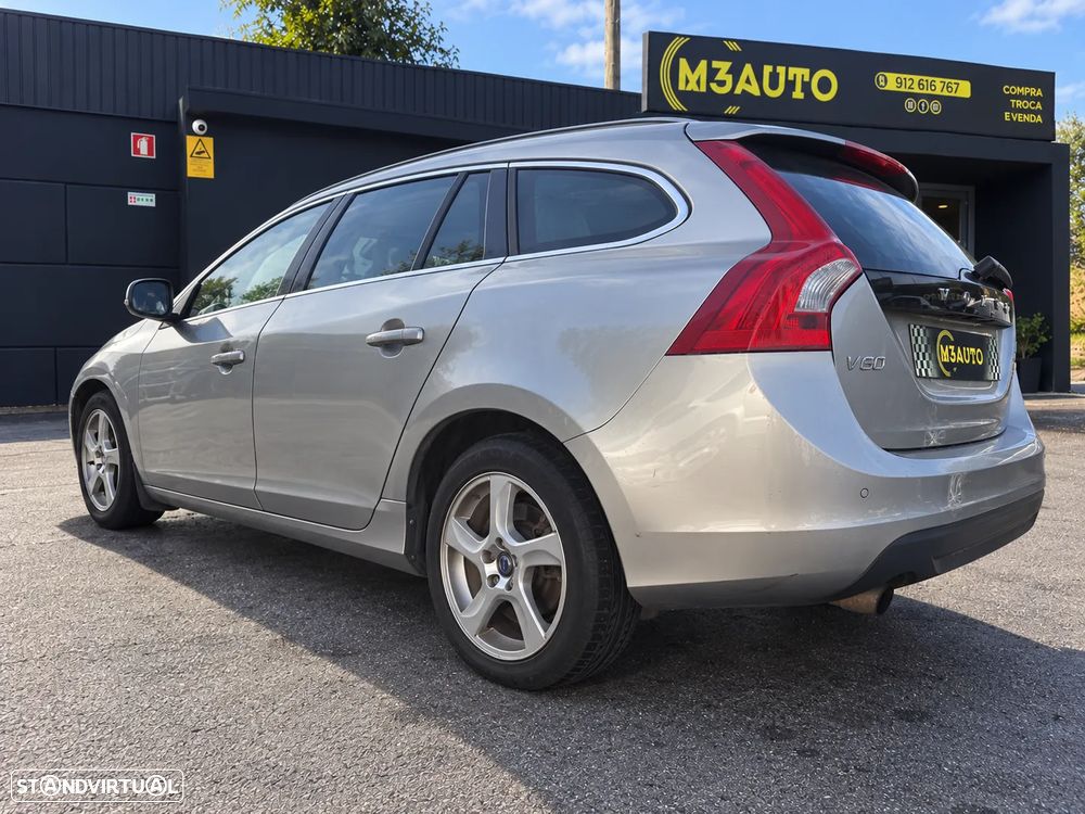 Volvo V60 DRIVe Momentum - 8