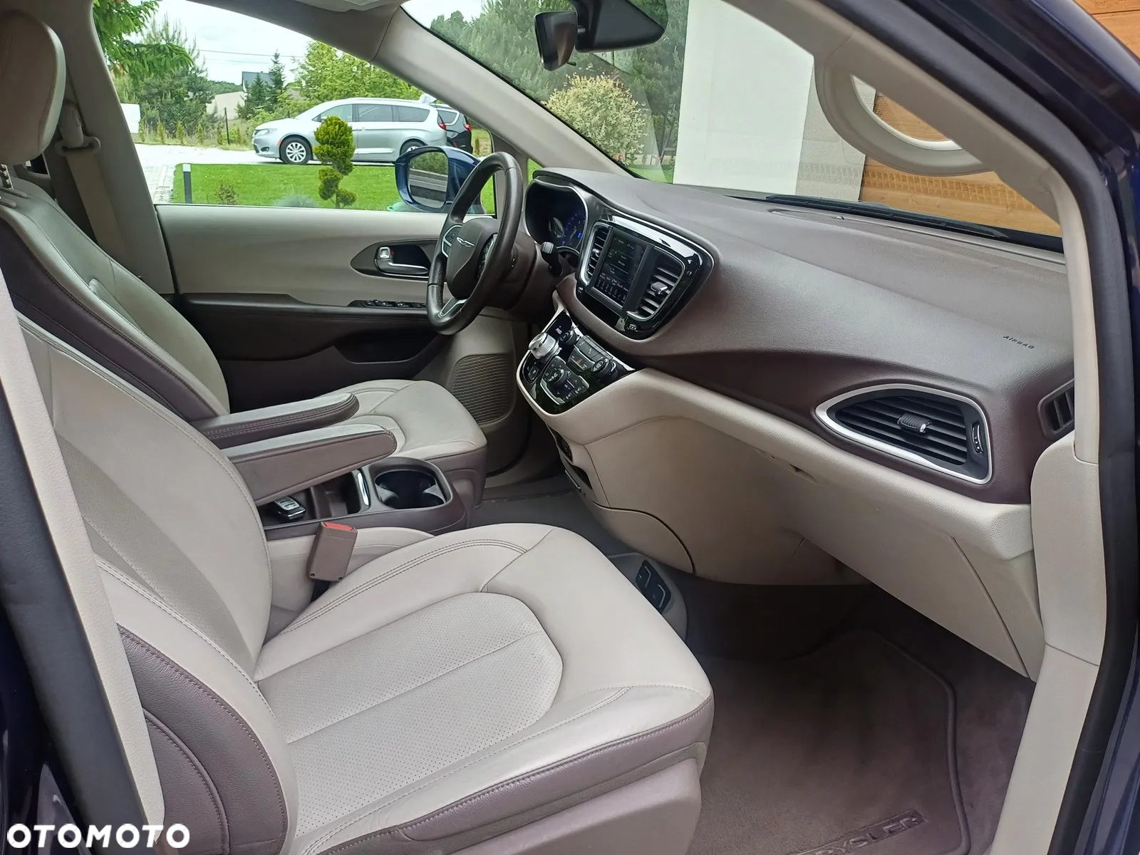 Chrysler Pacifica - 14