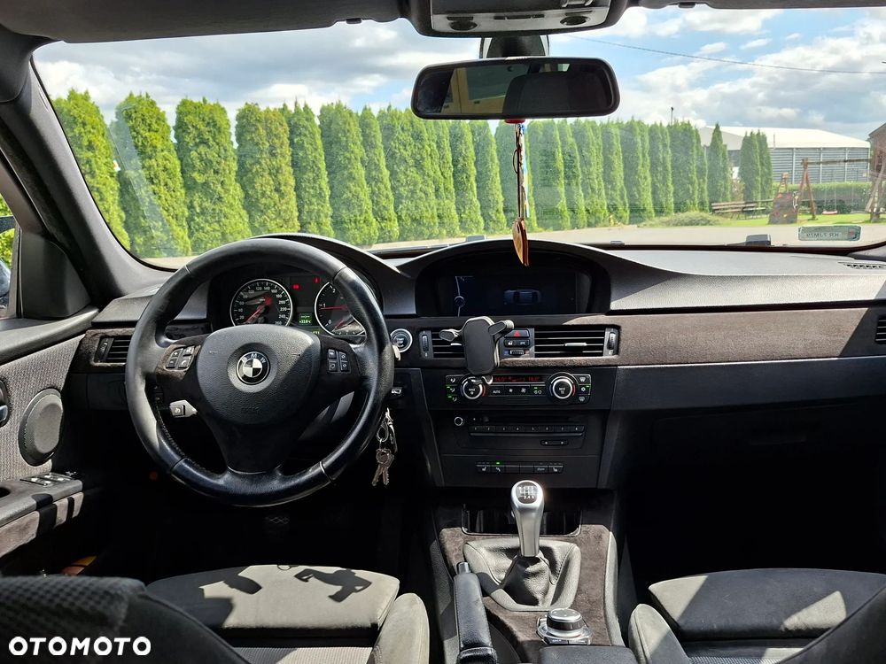 BMW Seria 3 320d - 12