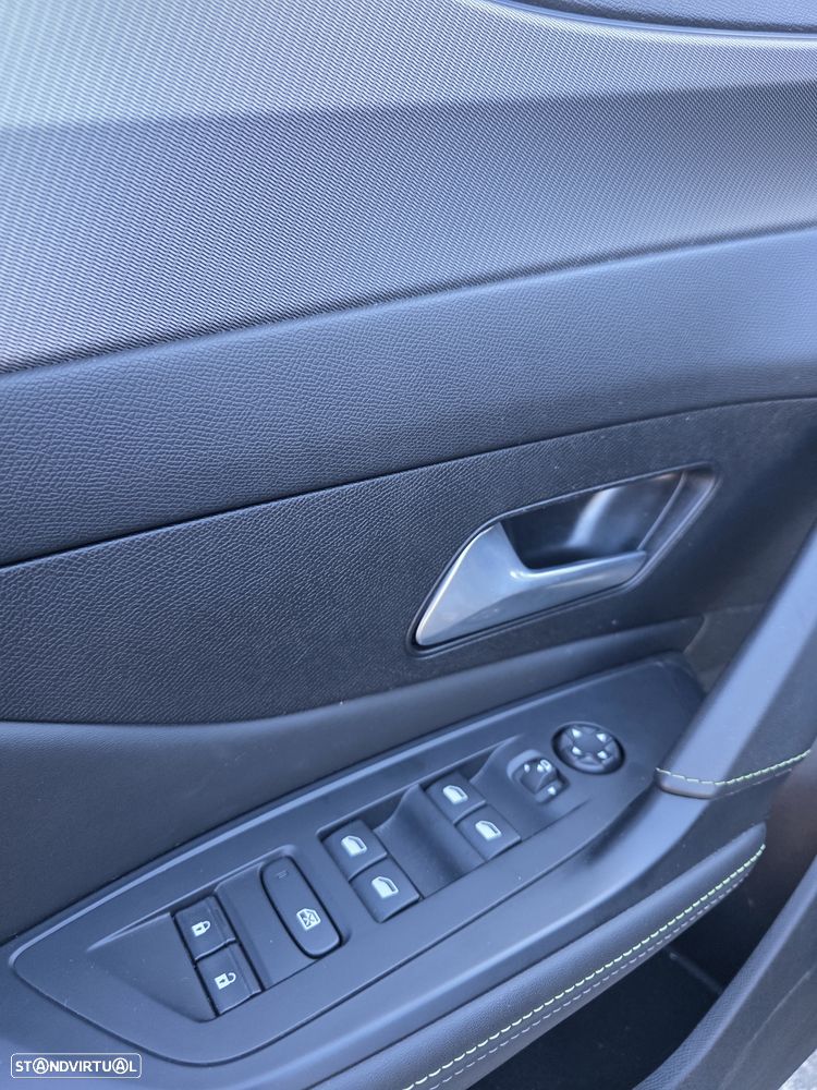 Peugeot 408 225 e-EAT8 GT - 24