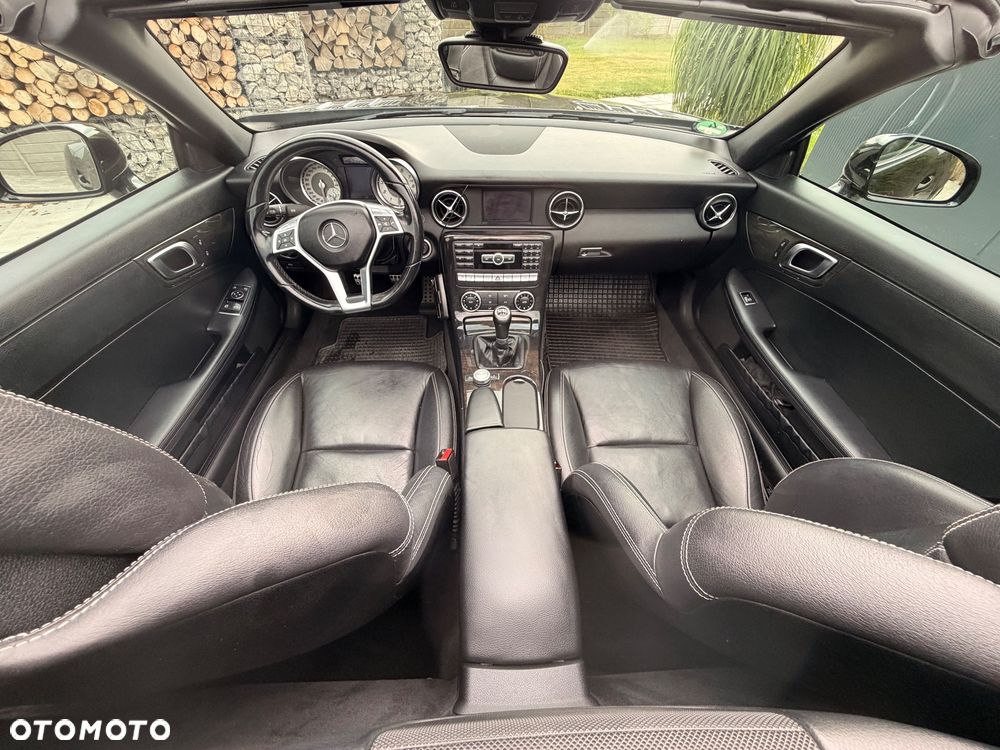 Mercedes-Benz SLK 200 CGI - 17