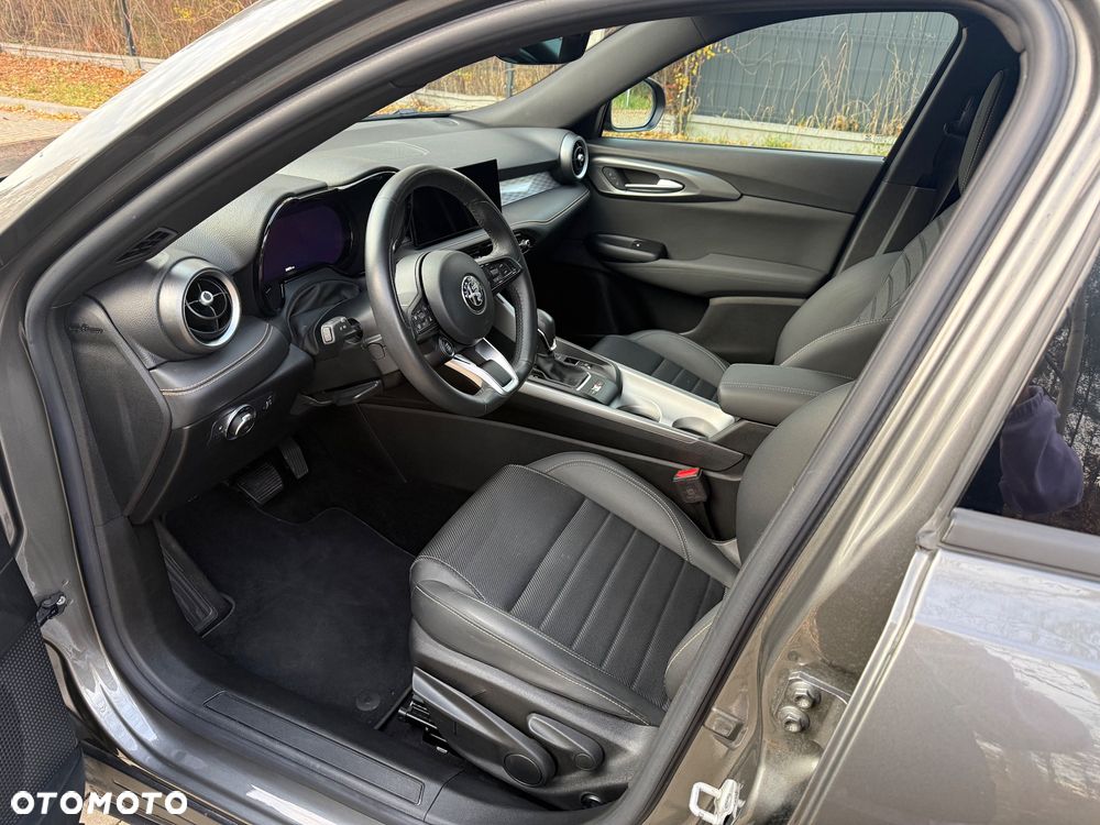 Alfa Romeo Tonale 1.3 PHEV Q4 TI - 17