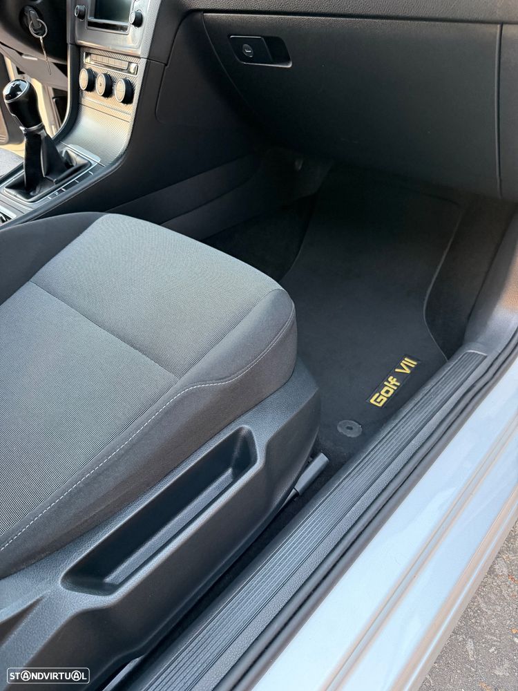 VW Golf 1.6 TDi BlueMotion Confortline - 17