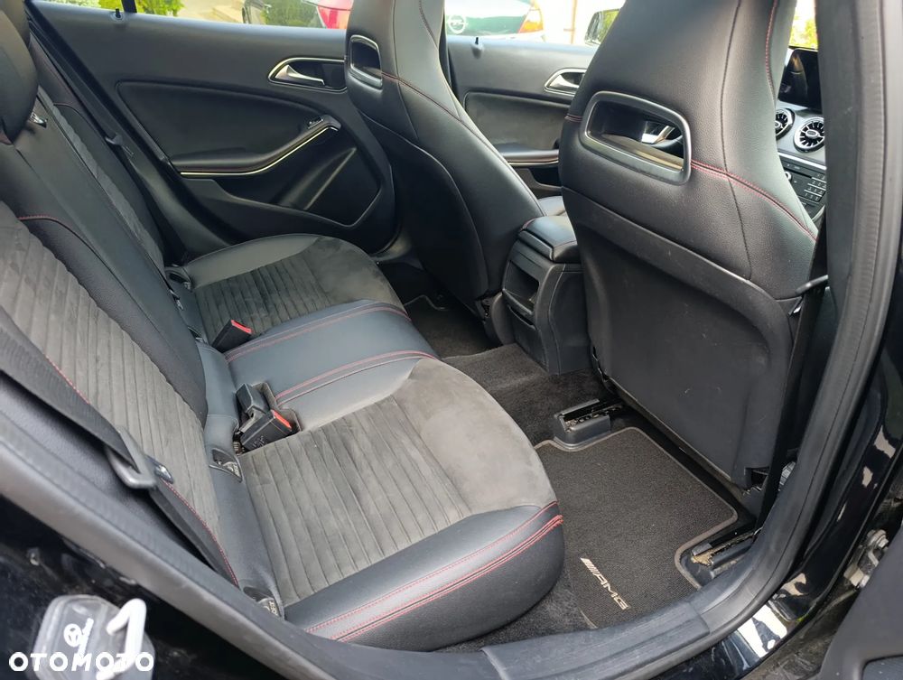 Mercedes-Benz GLA 250 AMG Line - 30