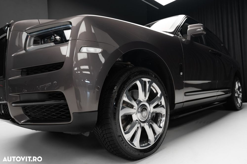 Rolls-Royce Cullinan Standard - 14