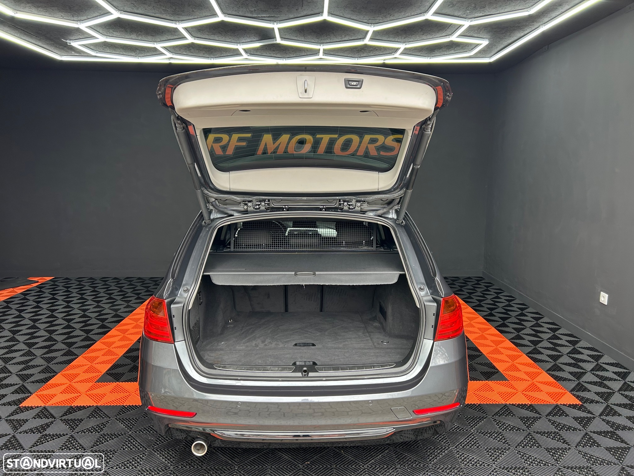 BMW 320 d Touring Auto Line Sport - 28
