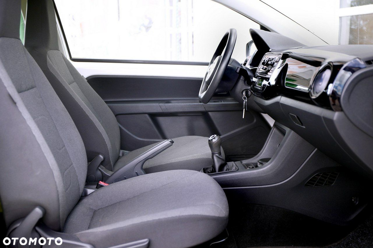 Volkswagen up! 1.0 street - 14