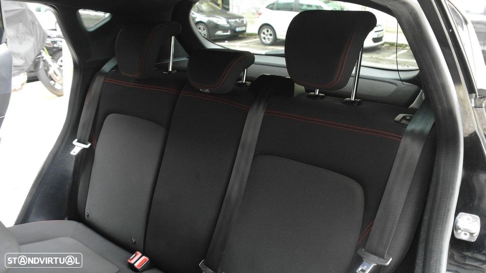 Ford Fiesta 1.0 EcoBoost ST-Line - 23