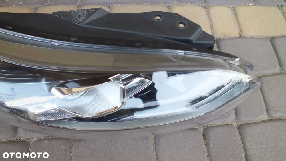 Lampa przednia prawa Kia Ceed III  92102J7100 - 9