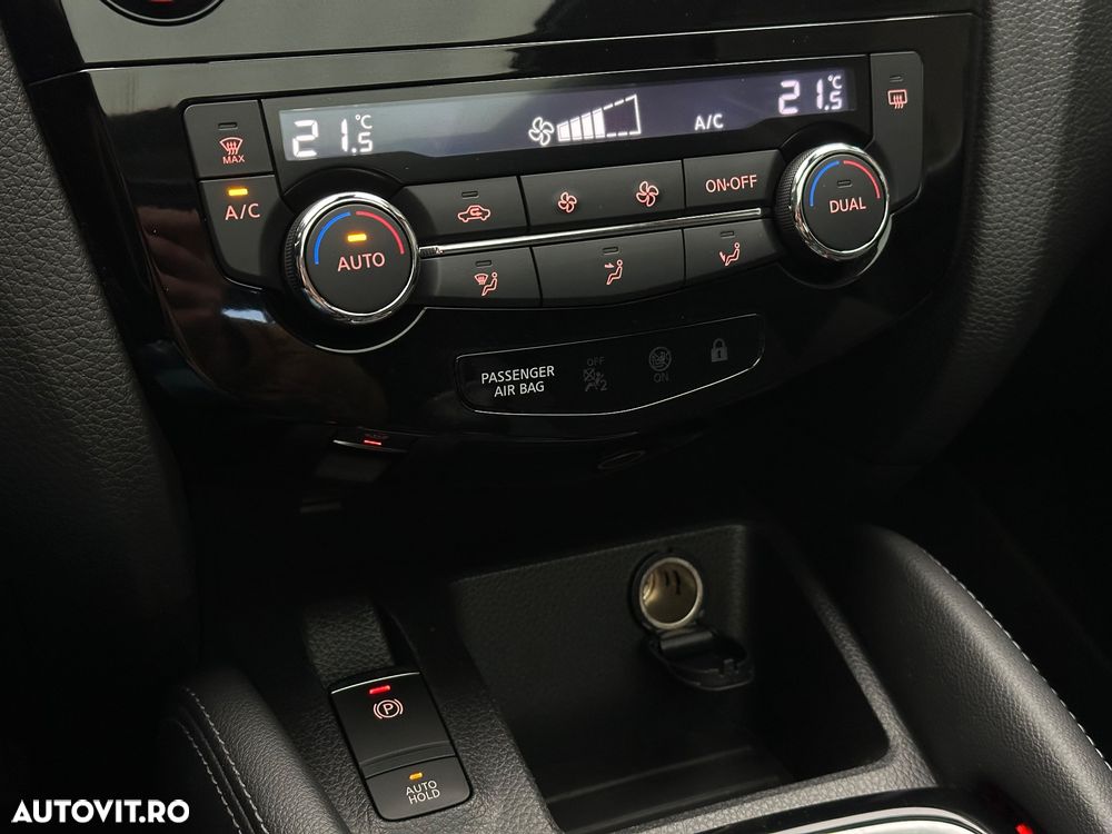 Nissan Qashqai 1.3 DIG-T N-CONNECTA - 12