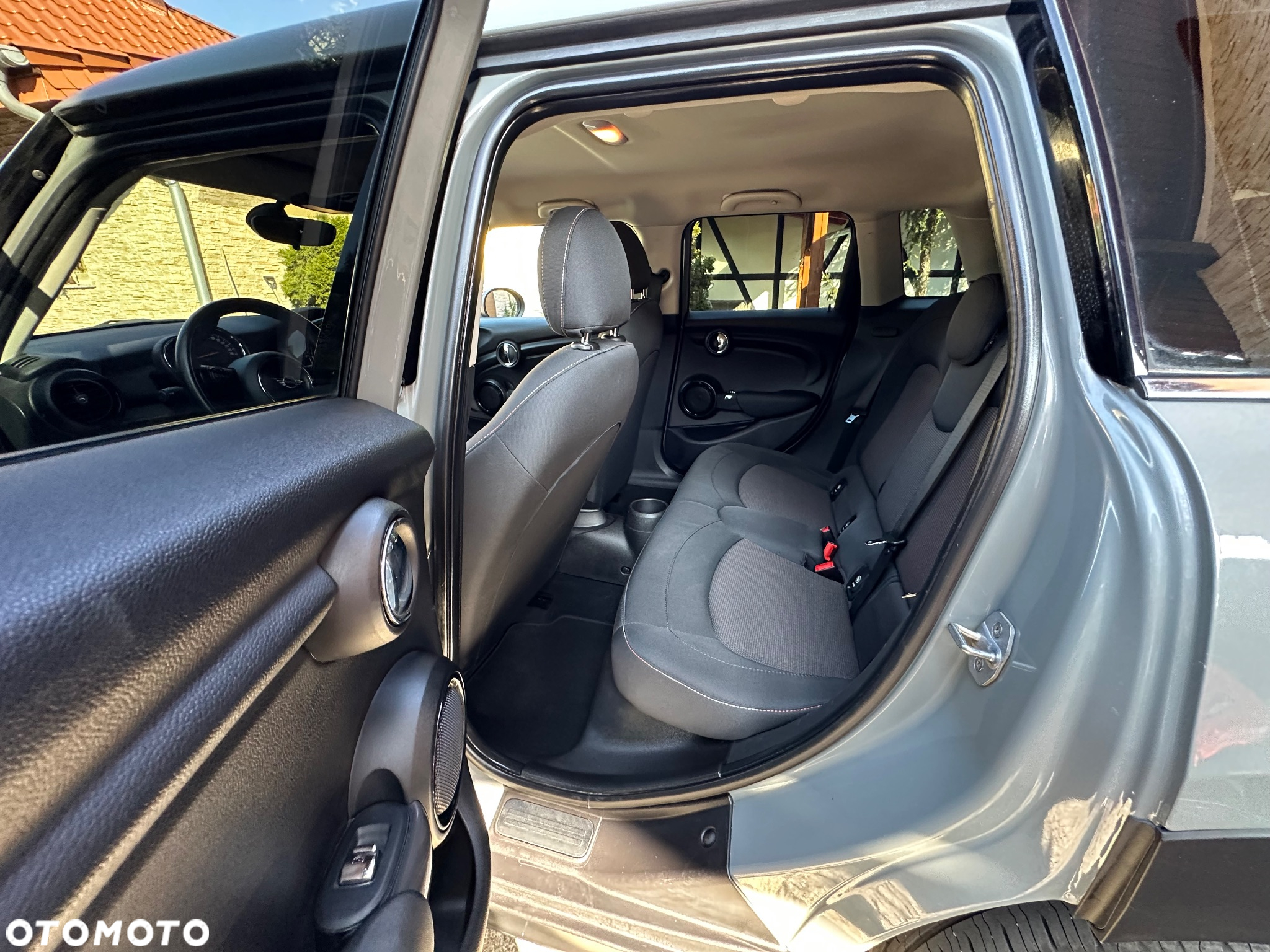 MINI Cooper Standard - 30