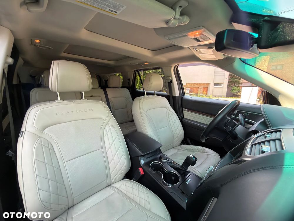 Ford Explorer - 23
