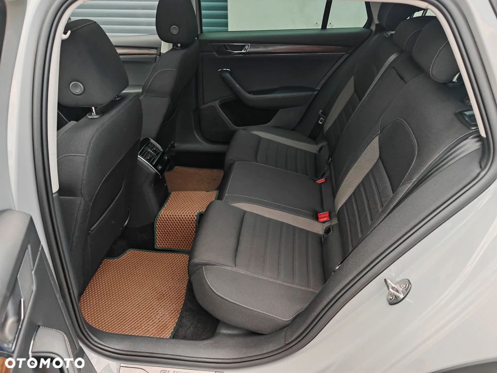 Skoda Superb 2.0 TDI SCR 4x4 Scout DSG - 26