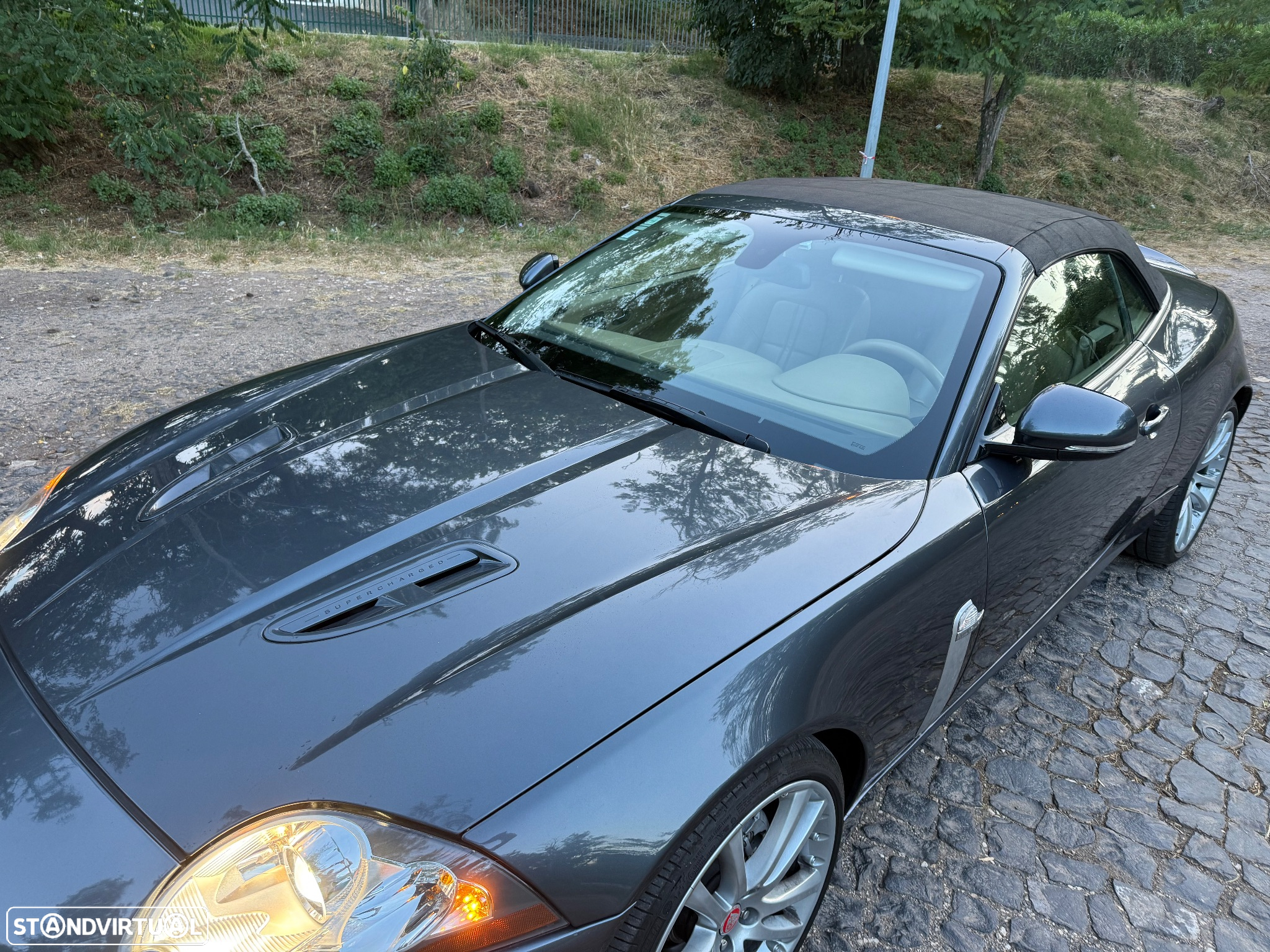 Jaguar XK 4.2 V8 Convertible - 18