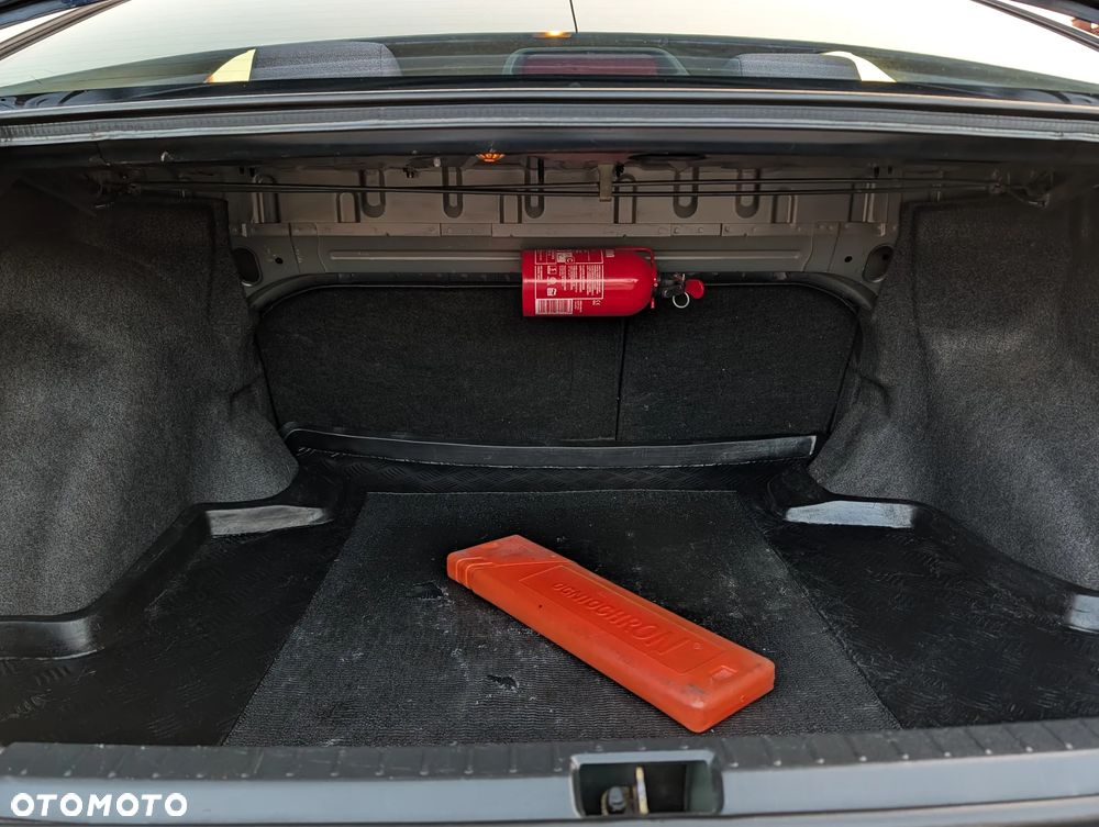 Toyota Corolla 1.6 VVT-i Terra Polaris - 10