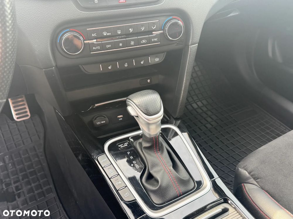 Kia ProCeed - 16