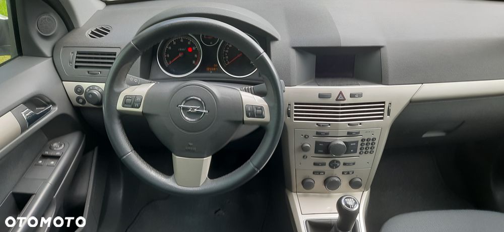 Opel Astra 1.6 Caravan - 9