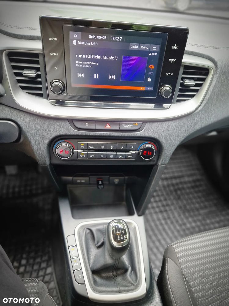 Kia Ceed 1.5 T-GDI M - 35