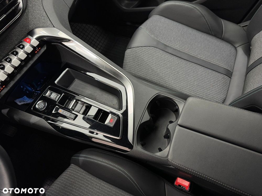 Peugeot 3008 1.2 PureTech Allure Pack S&S EAT8 - 25
