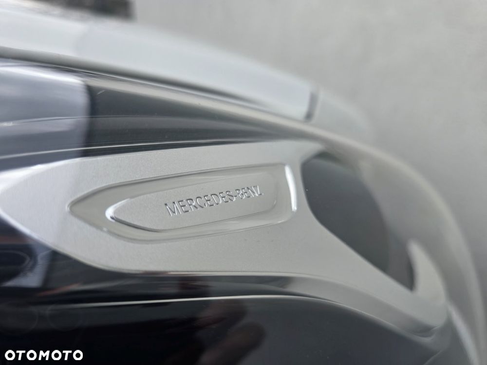 Mercedes-Benz SLC 300 9G-TRONIC Final Edition - 25