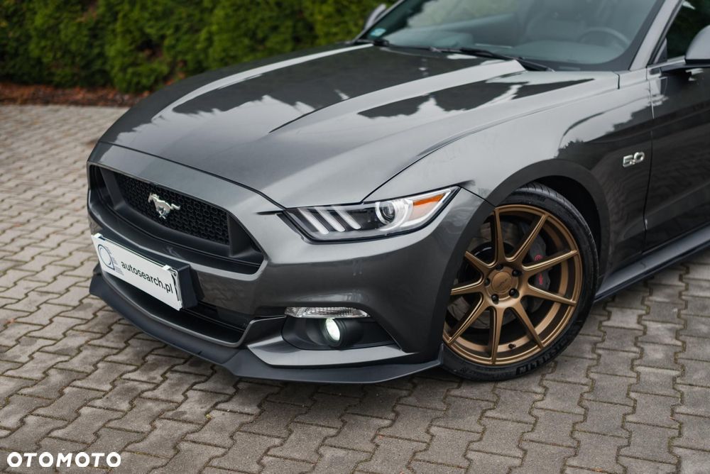 Ford Mustang - 36