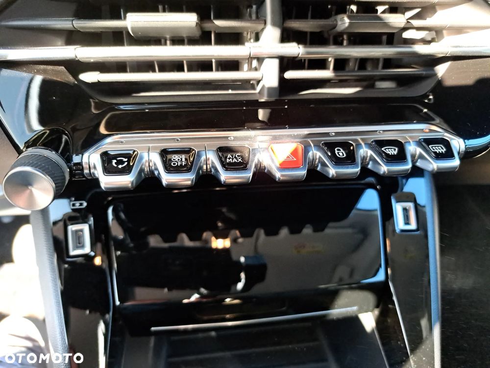 Peugeot 208 1.2 PureTech Allure S&S - 18