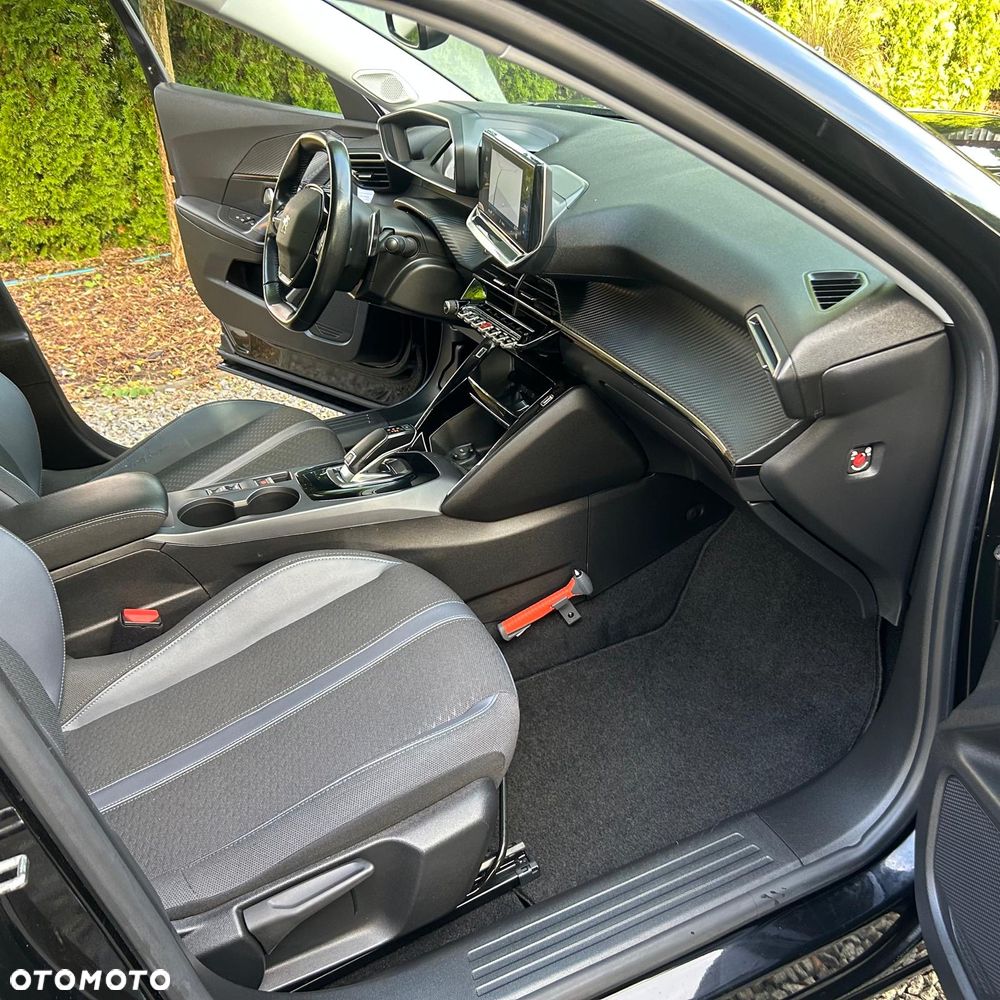 Peugeot 2008 1.5 BlueHDi Allure Pack S&S EAT8 - 9