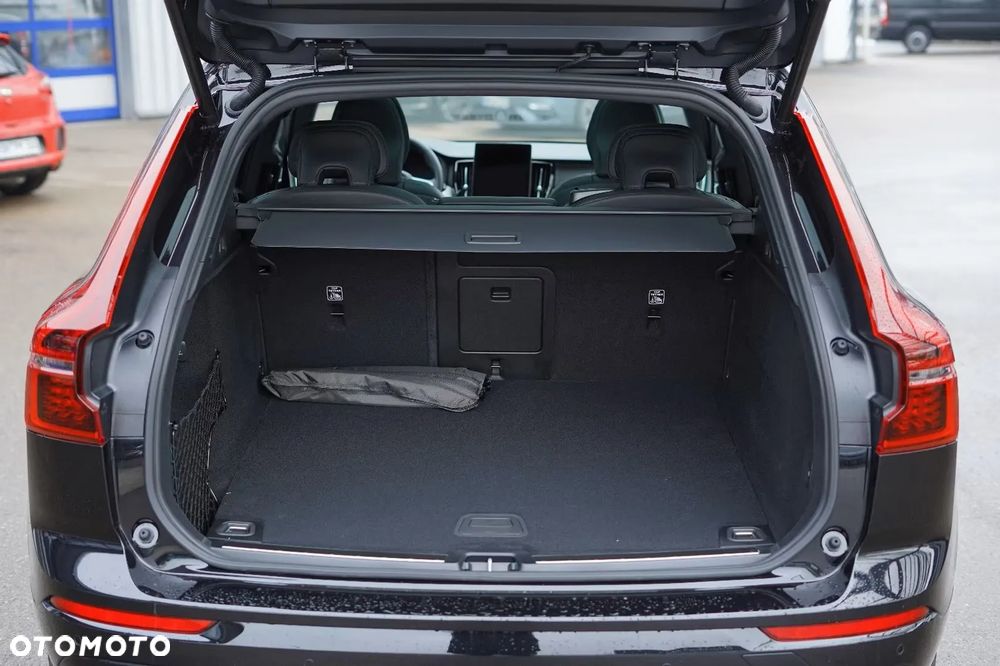 Volvo XC 60 B5 B AWD Plus Black Edition - 10