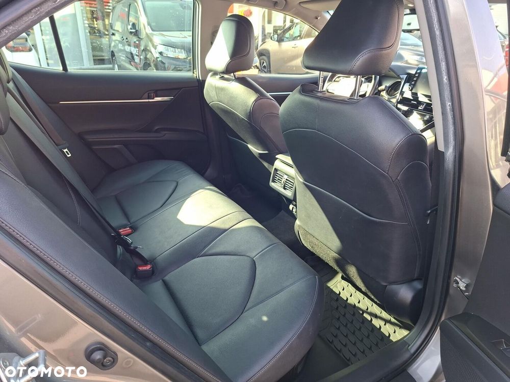 Toyota Camry 2.5 Hybrid Executive CVT - 10