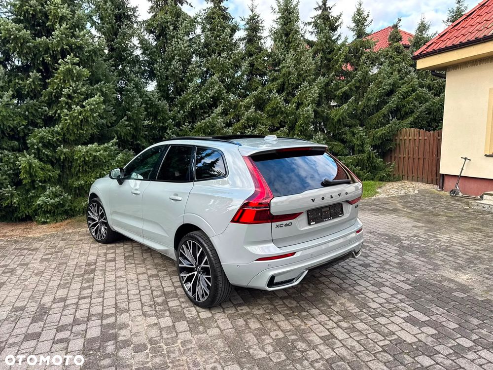 Volvo XC 60 B5 B AWD Ultra Dark - 14