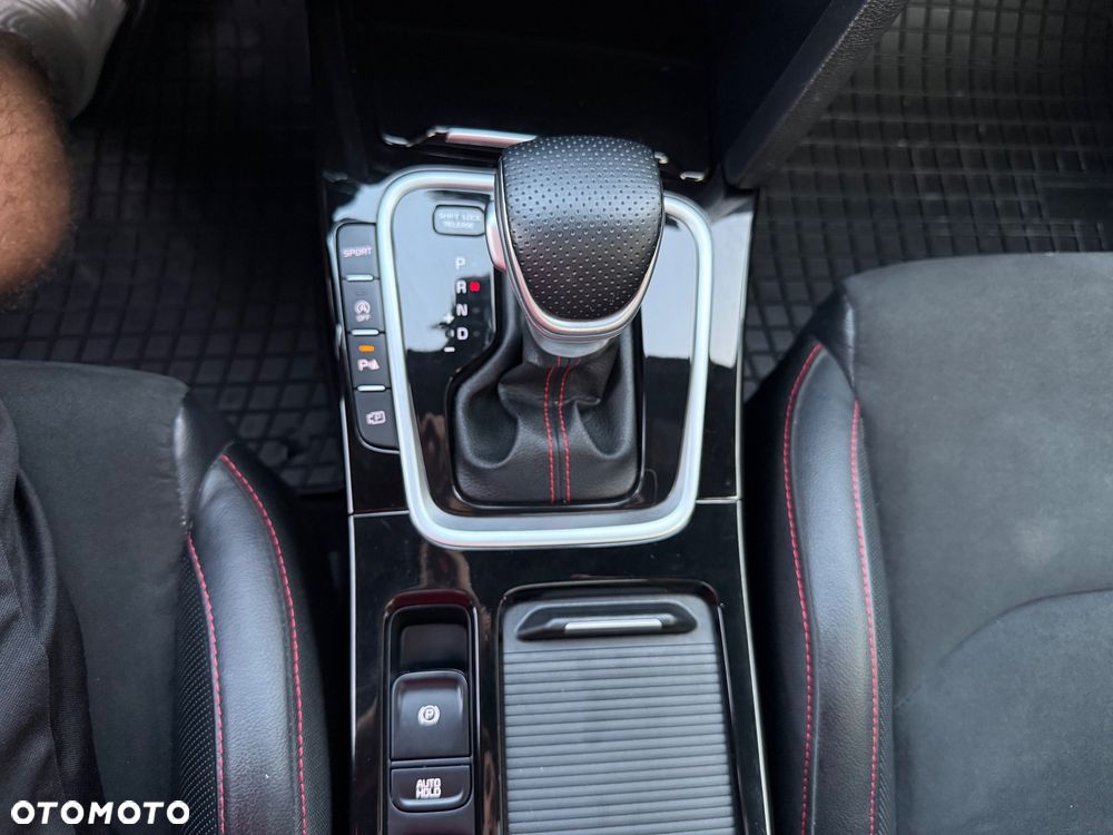 Kia ProCeed 1.6 T-GDI GT DCT - 24