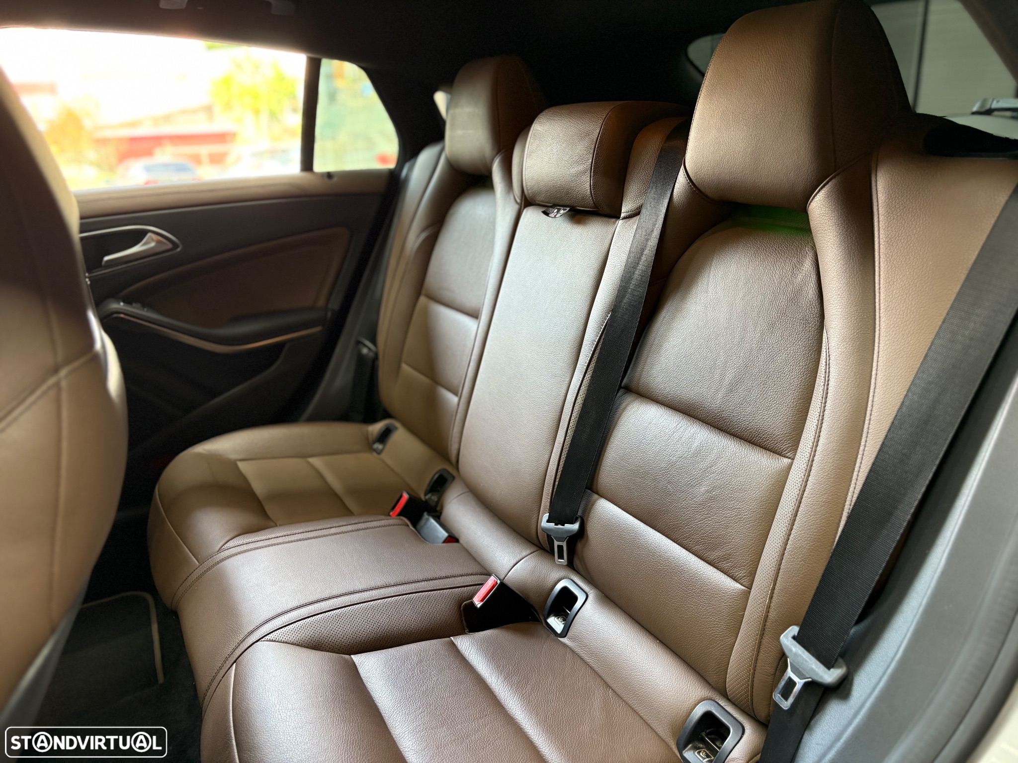 Mercedes-Benz CLA 220 d Shooting Brake AMG Line Aut. - 43