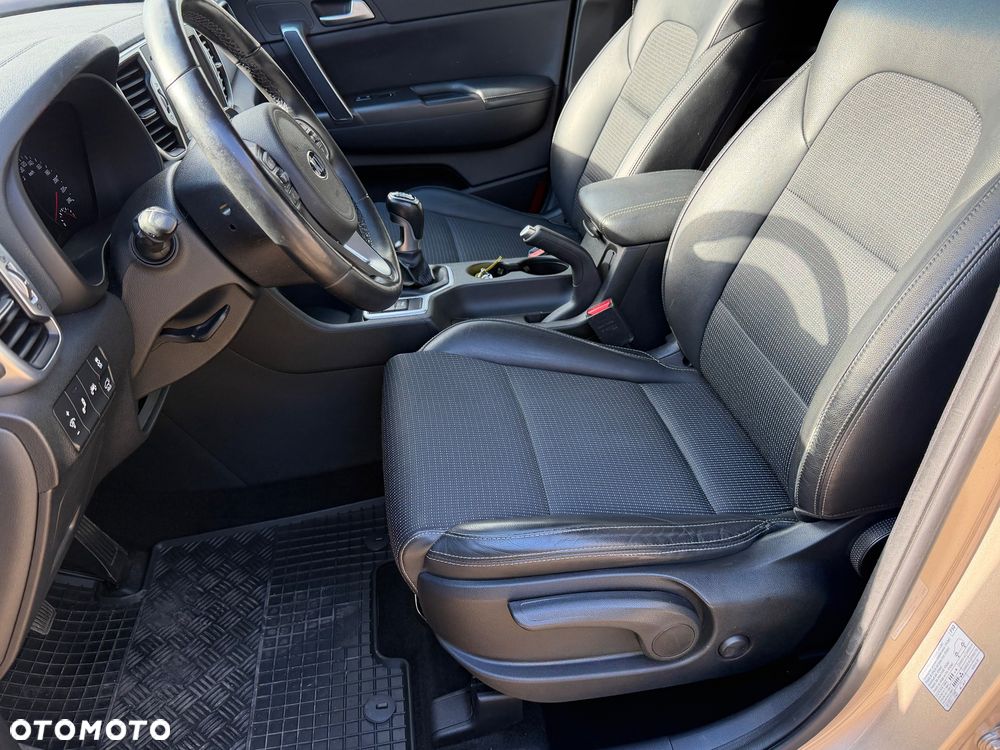 Kia Sportage - 16